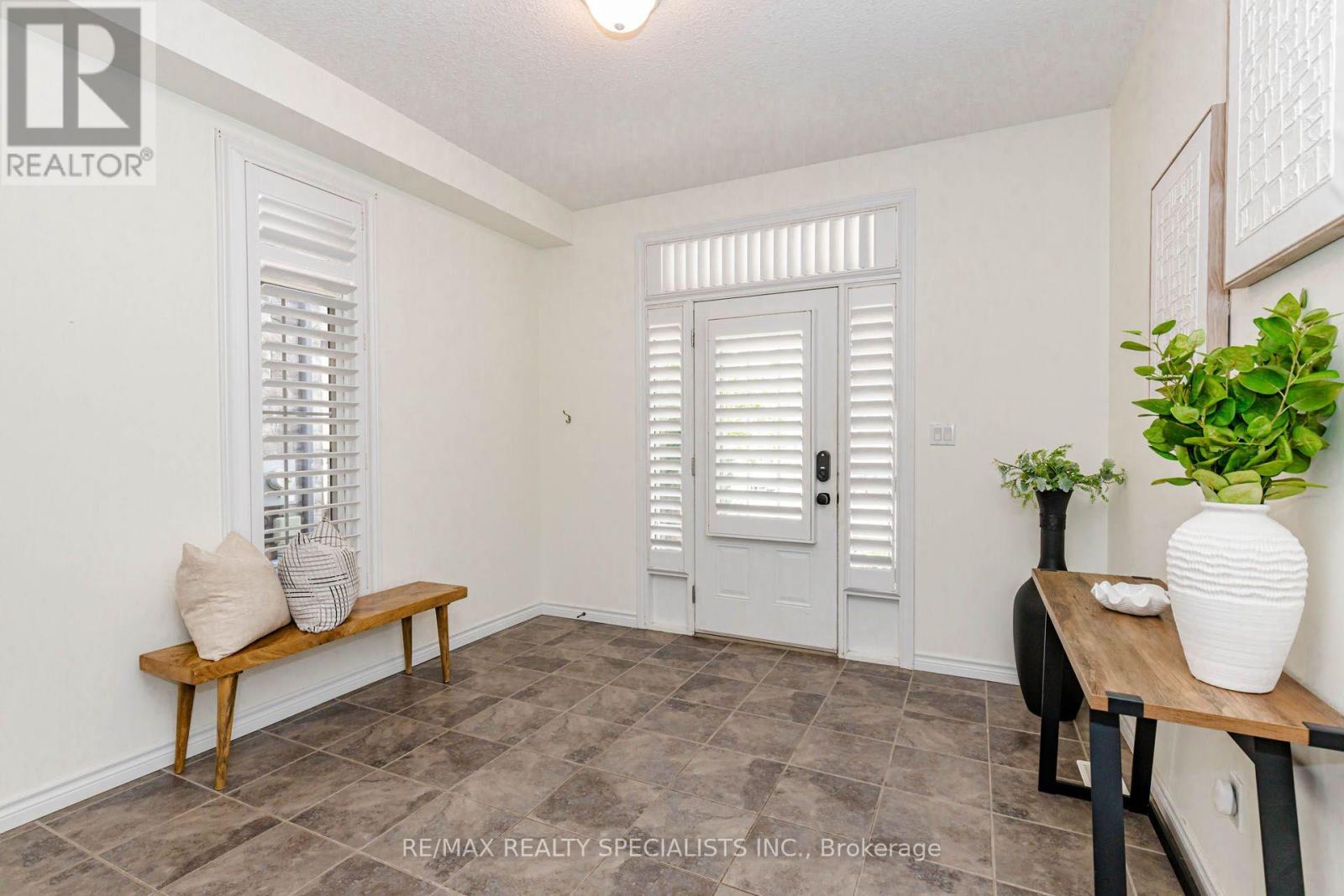 117 NORMA CRESCENT - Image 3
