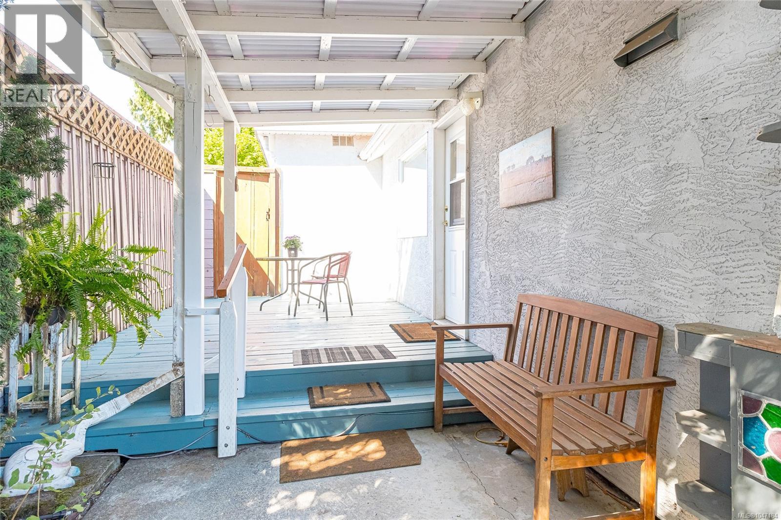 920 McDonald St - 22