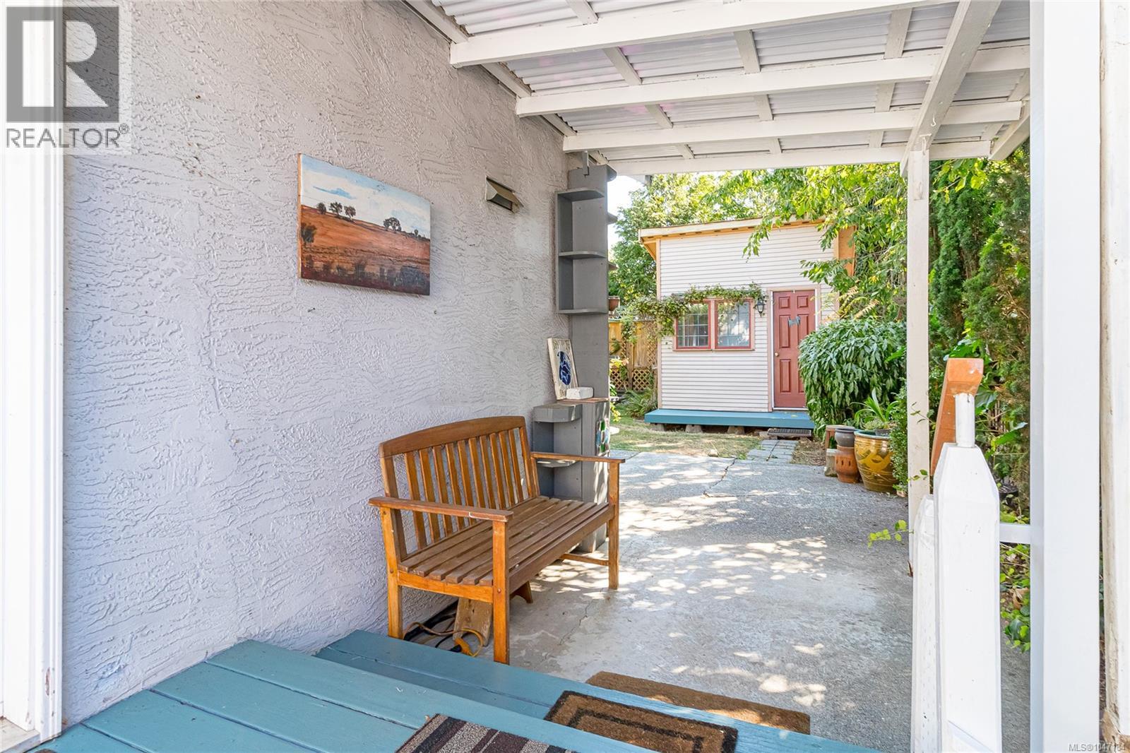 920 McDonald St - 23