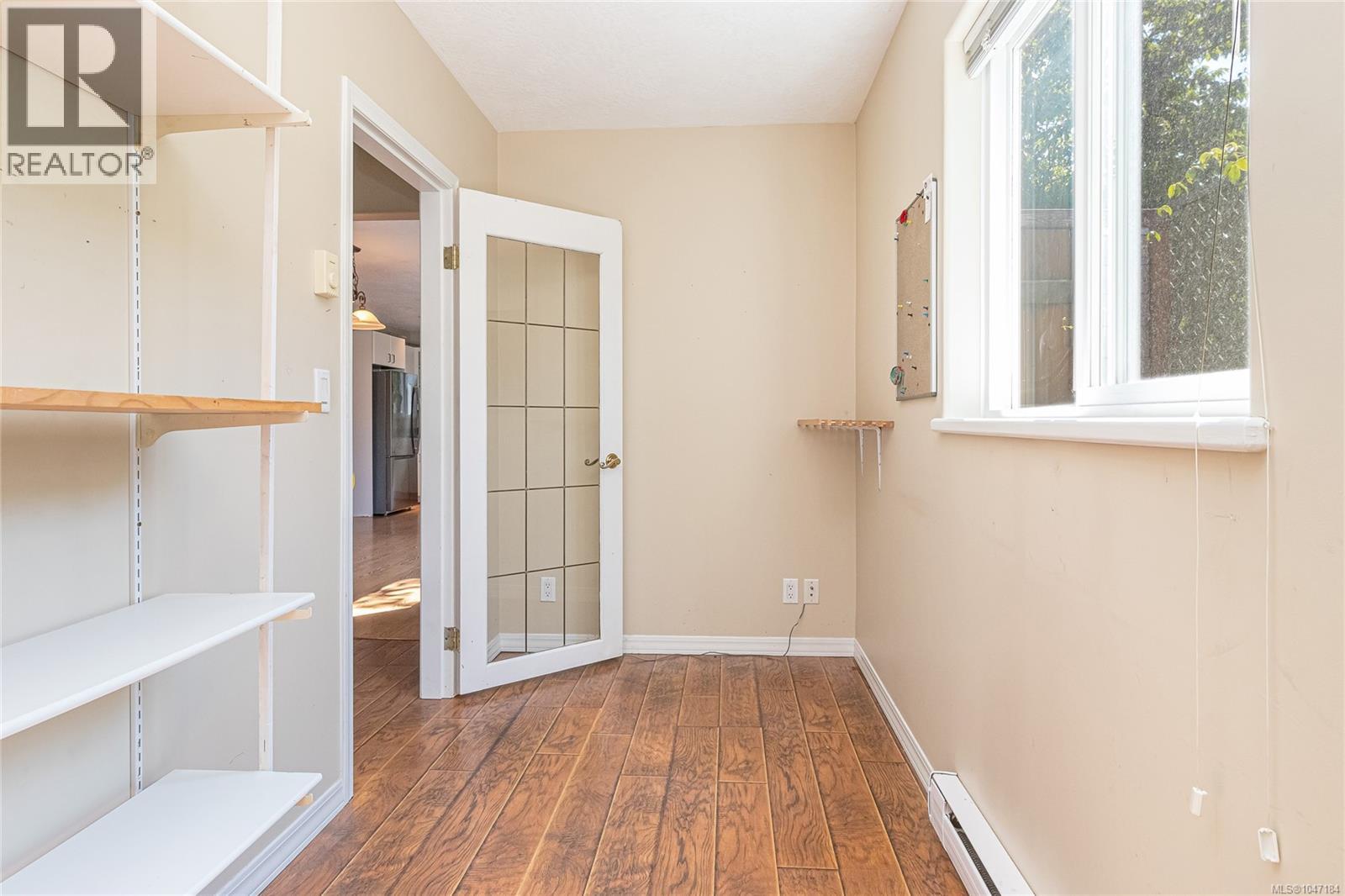 920 McDonald St - 30