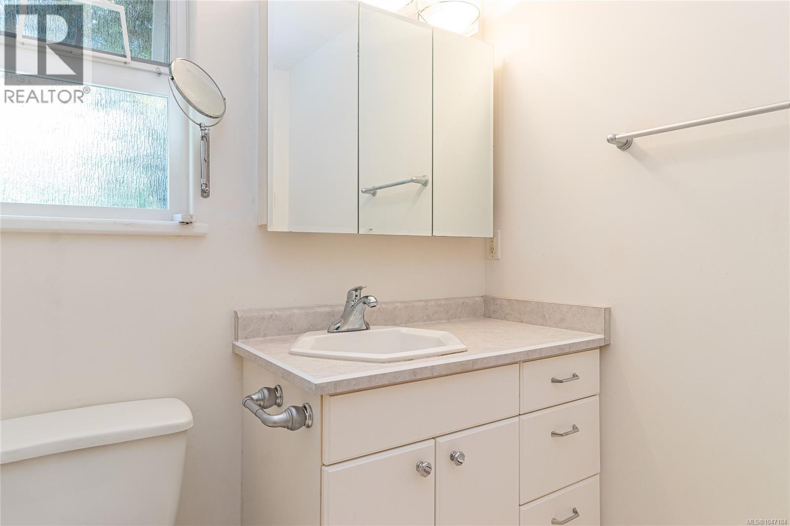 920 McDonald St - Image 41