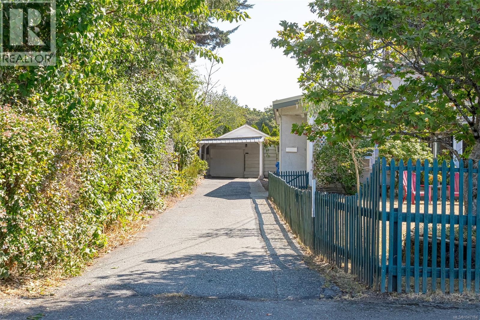 920 McDonald St - 47
