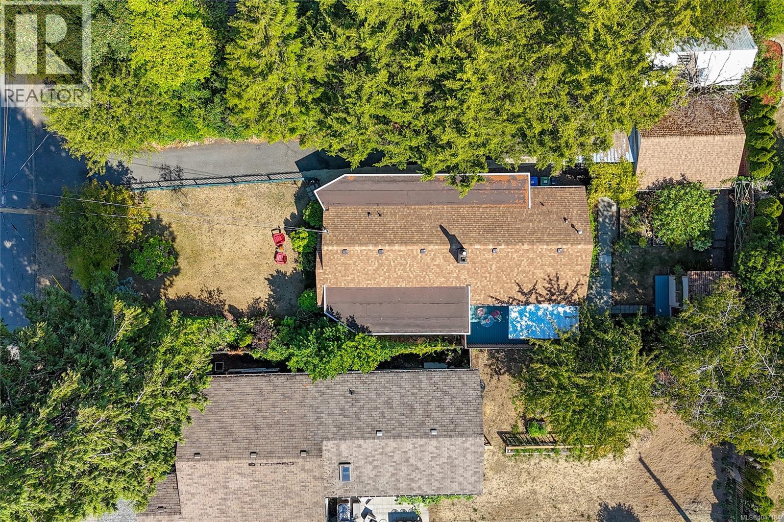 920 McDonald St - 55