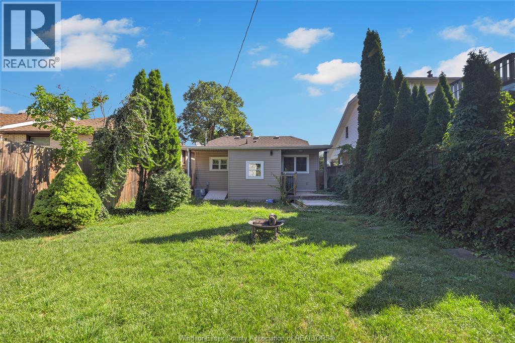 1757 PIERRE AVENUE - 23