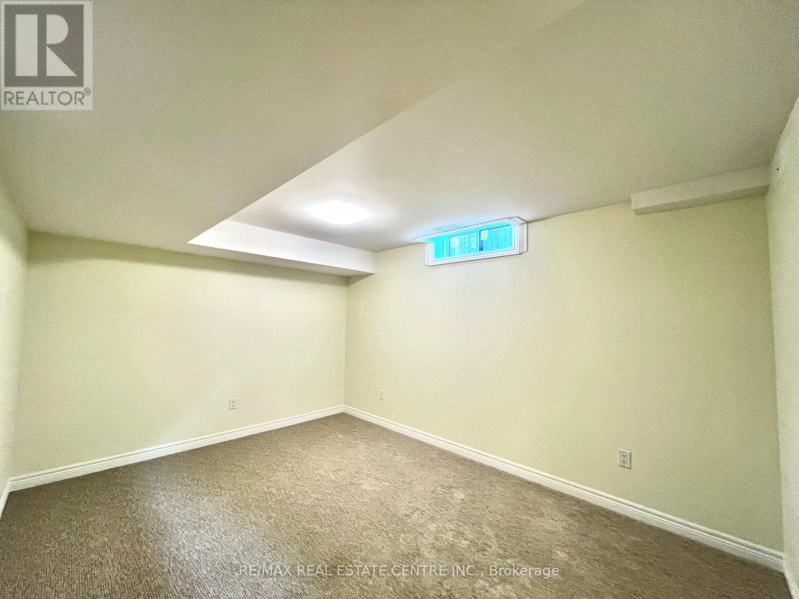 716 RUSSEL COURT - Image 28