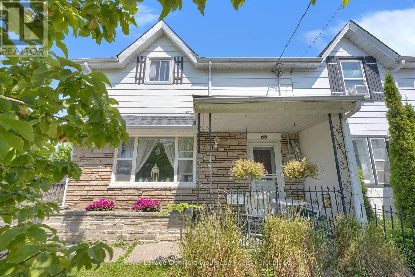 66 WELLINGTON STREET - 2