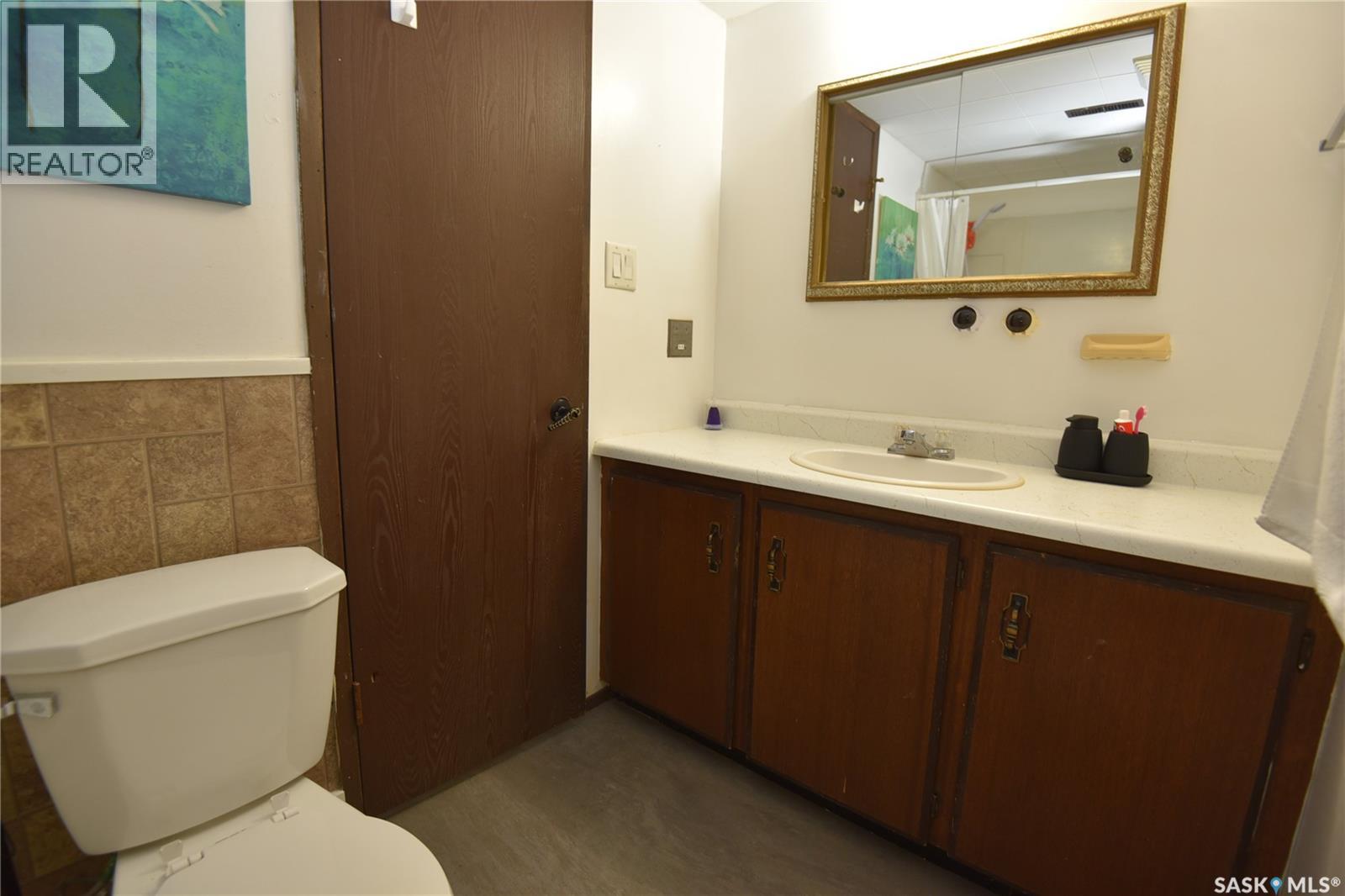 307 6th STREET E - 25