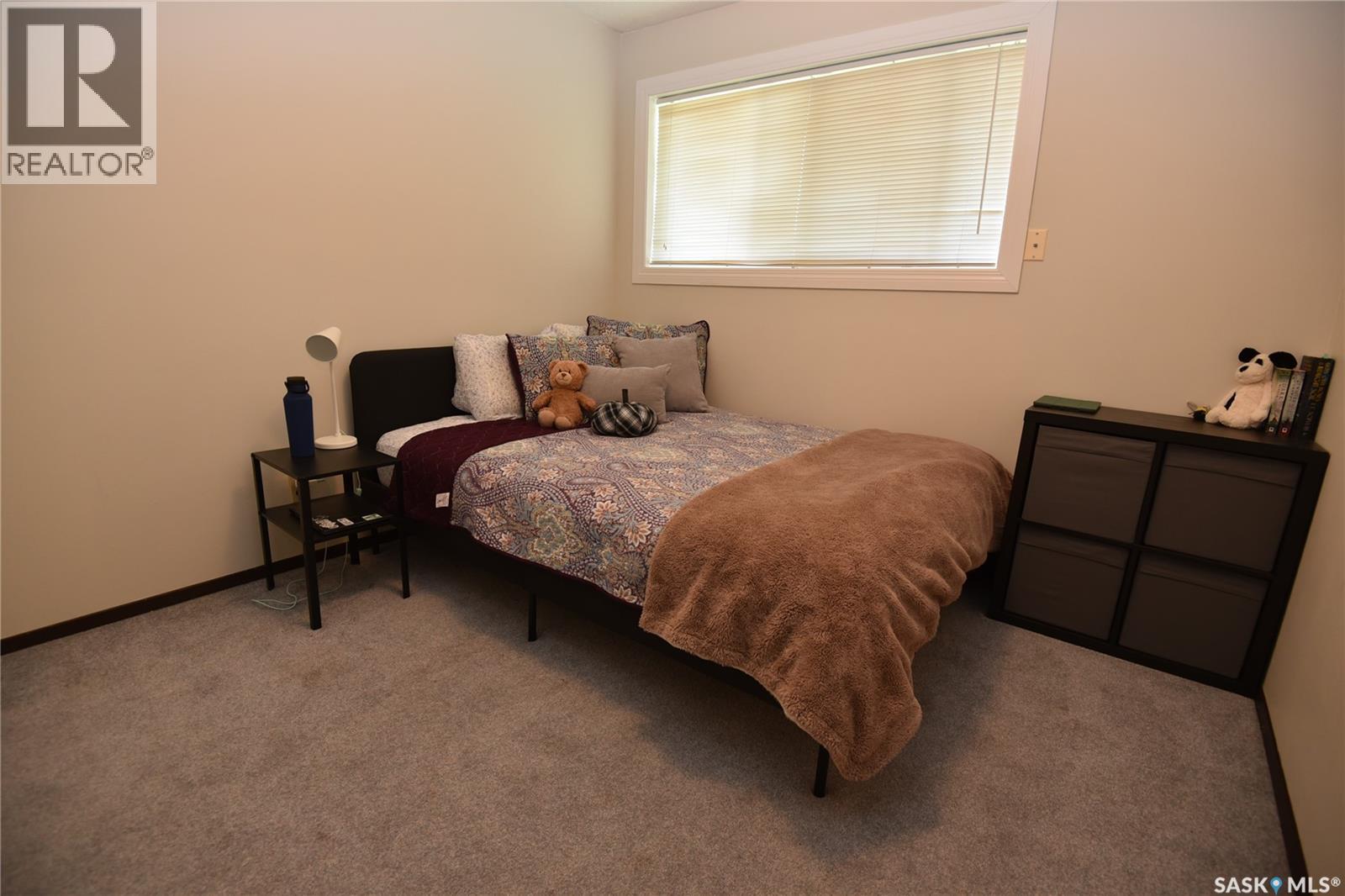 307 6th STREET E - Image 34