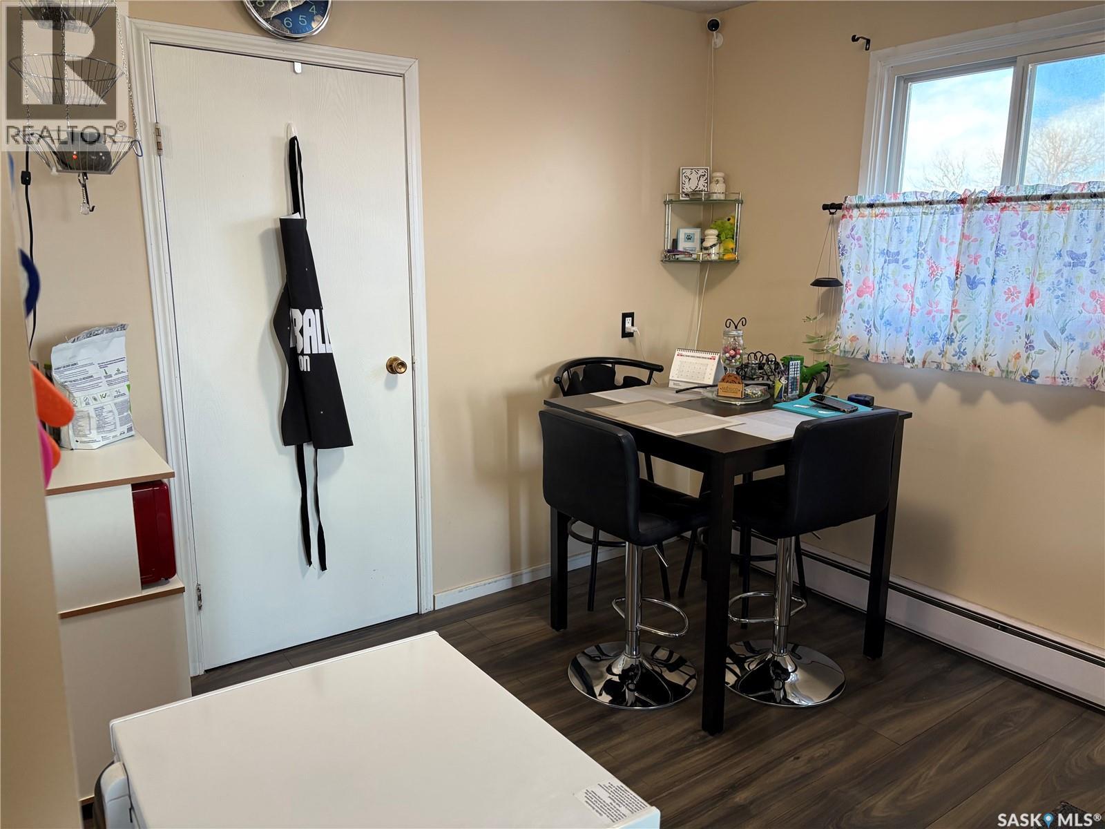 #25 2309 17th STREET W - 6