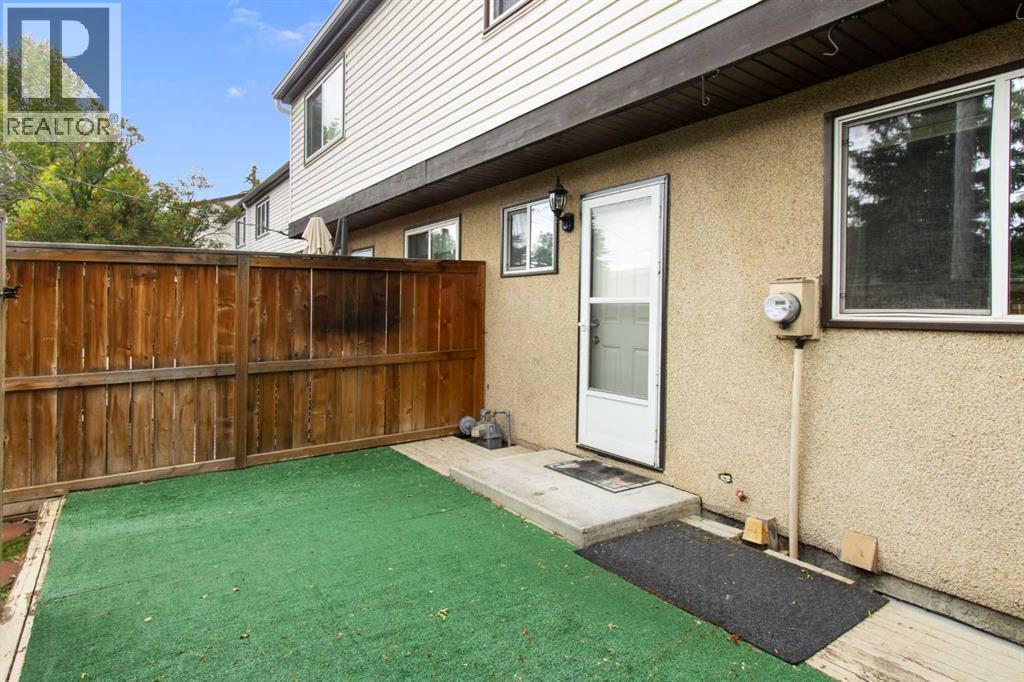 #92 630 Sabrina Road SW - 37