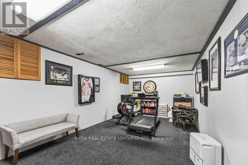 18 HAMMOND CRESCENT - Image 42