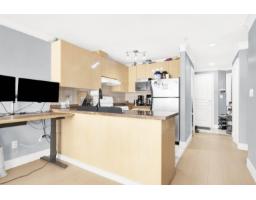 210 8115 121a Street, Surrey, BC V3W1J2 Photo 8