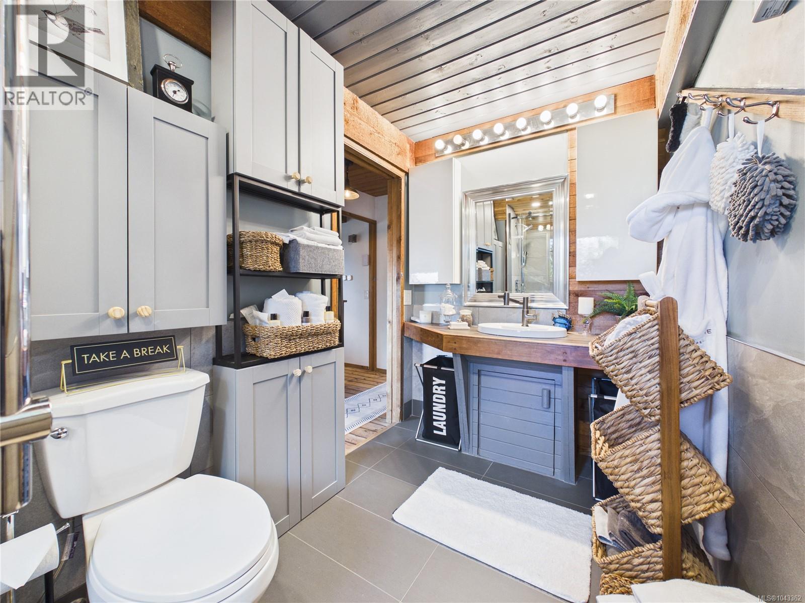 182 Devine Dr, Salt Spring