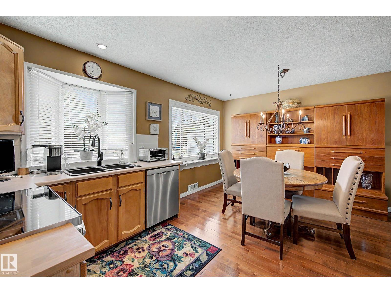 10715 50 ST NW - 12