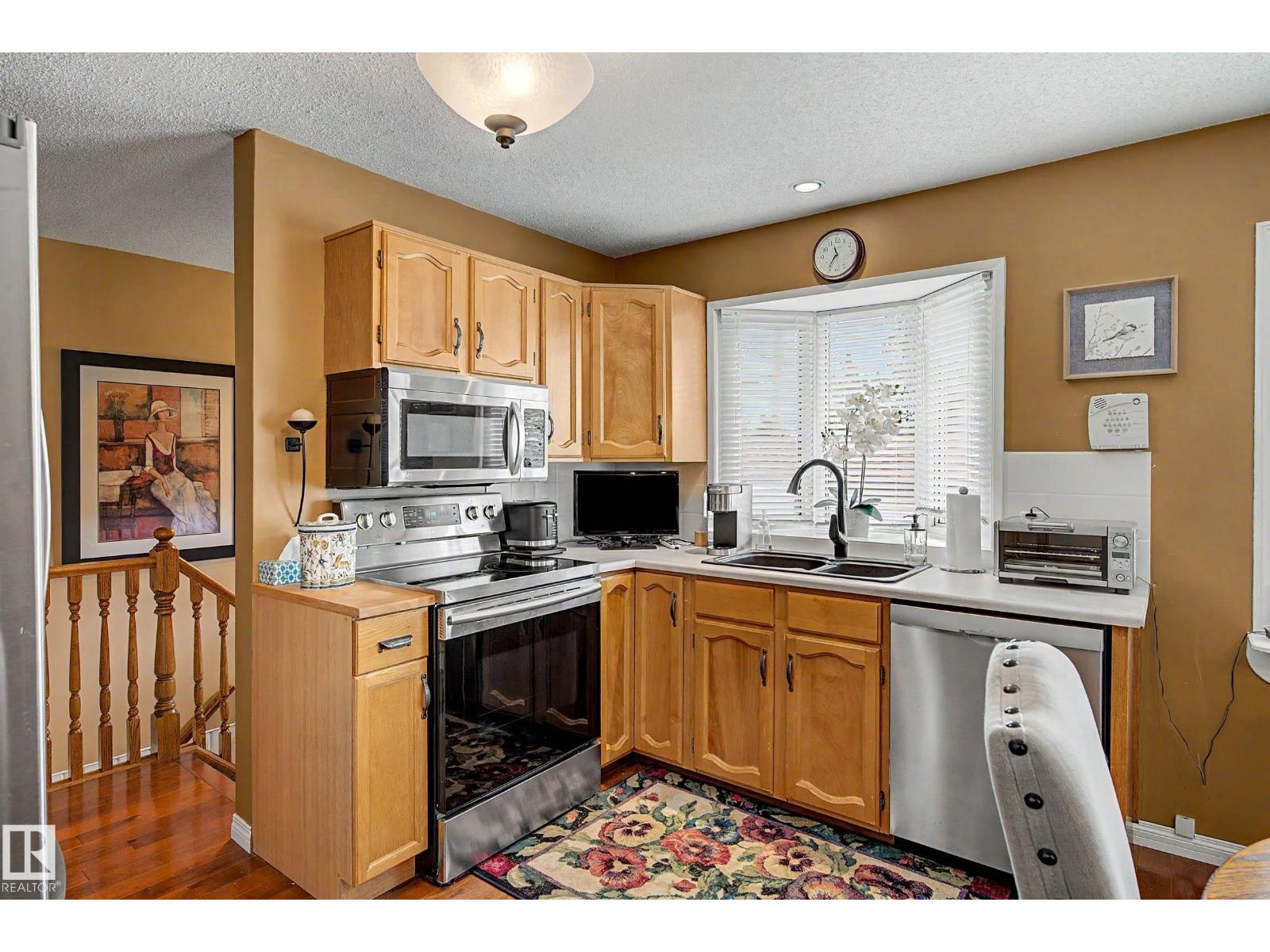 10715 50 ST NW - 16