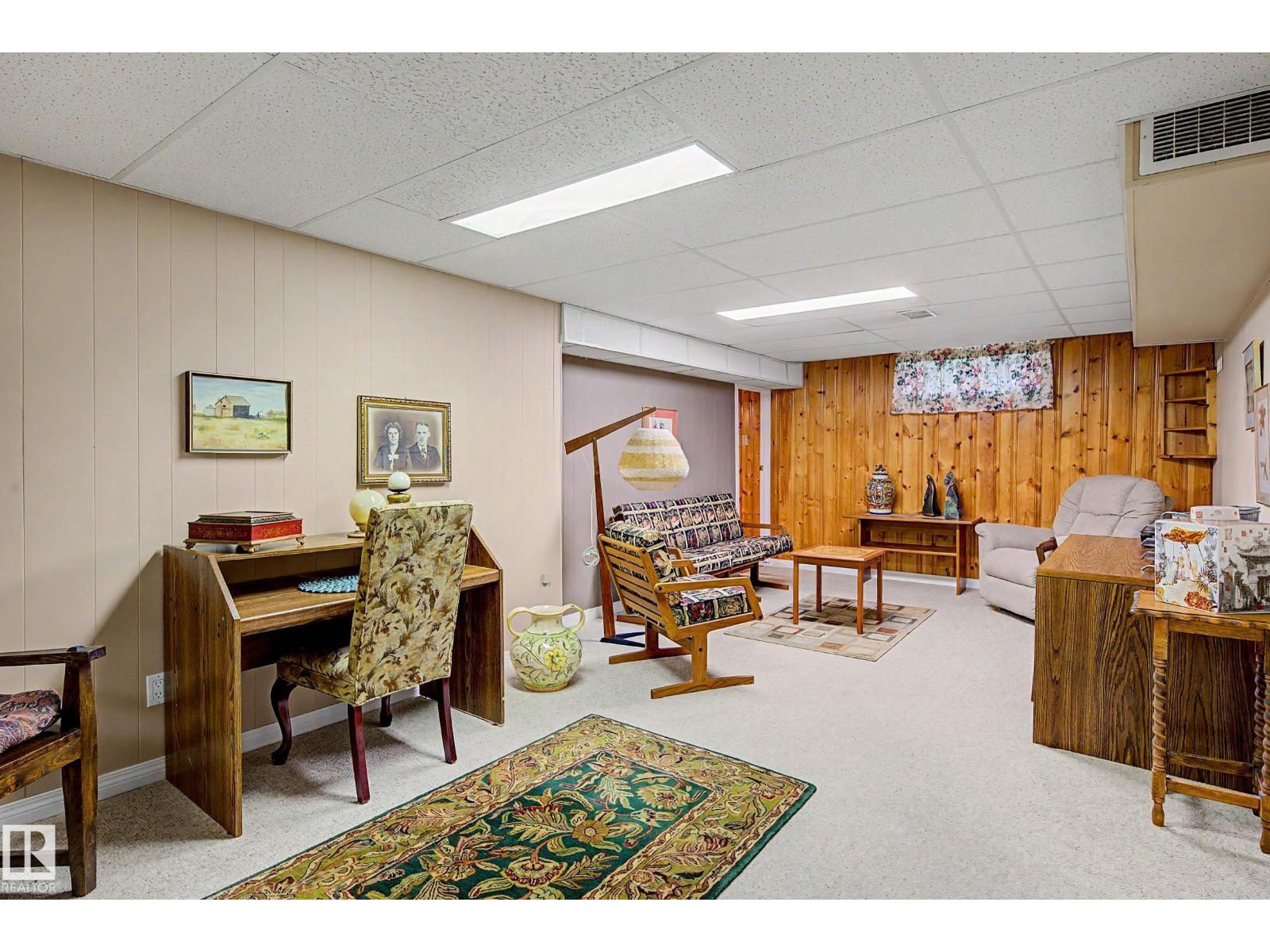 10715 50 ST NW - 30