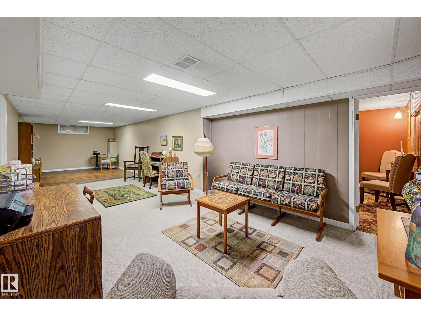10715 50 ST NW - Image 32