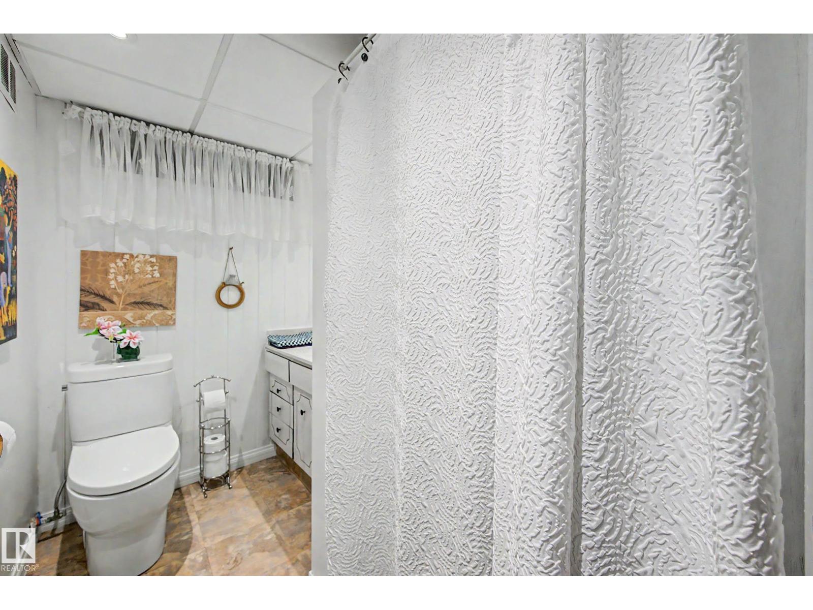 10715 50 ST NW - Image 39
