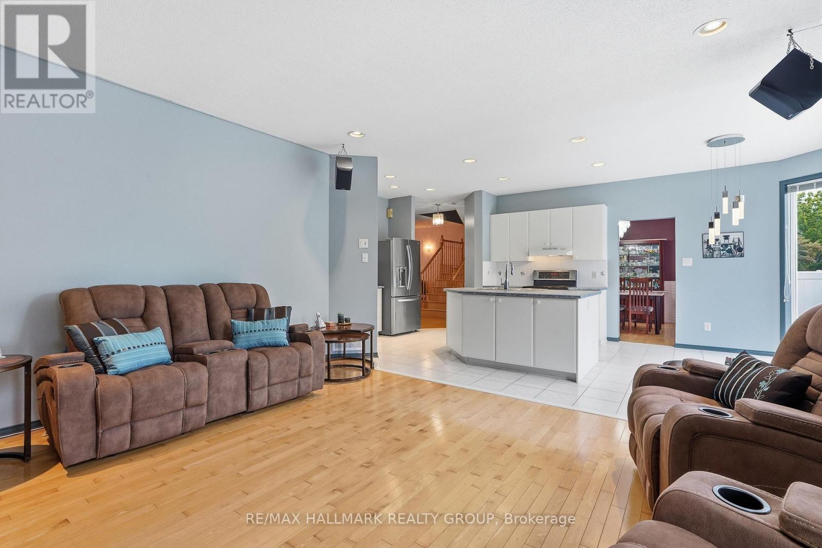 563 EVANGELINE STREET - Image 34