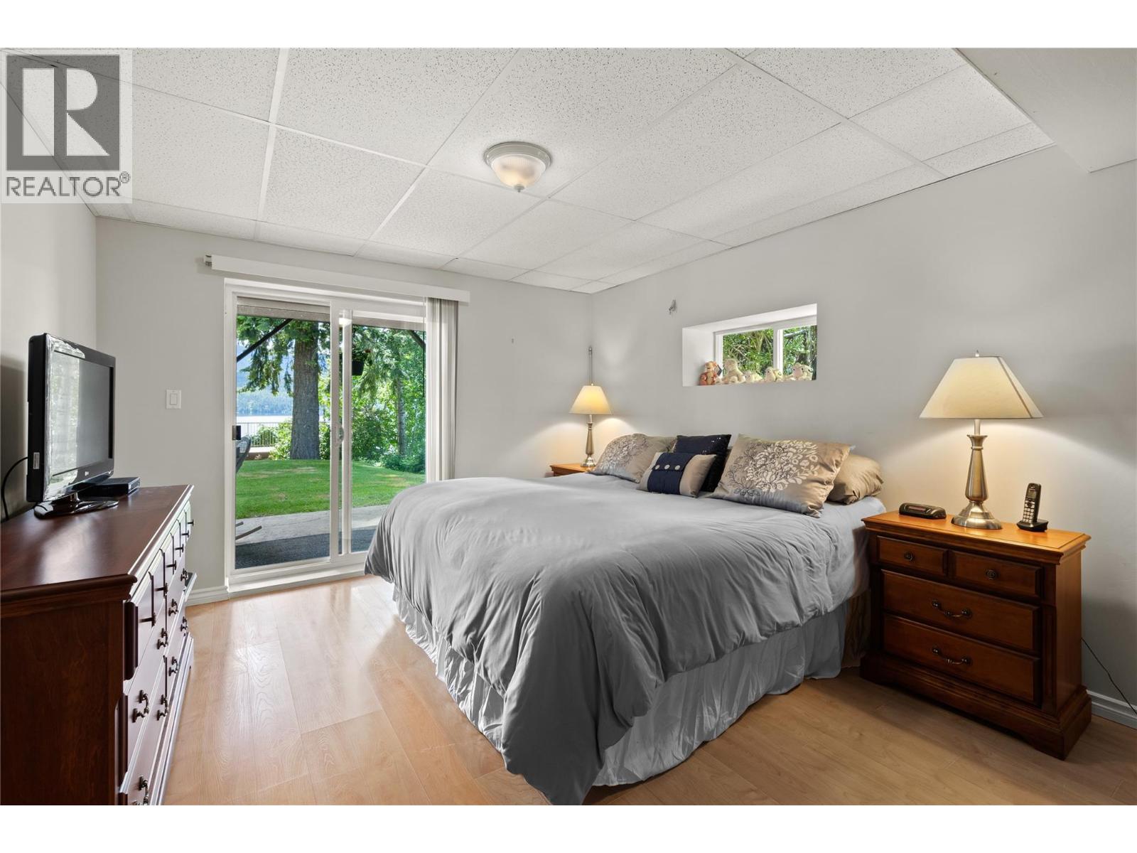 7832 Squilax-Anglemont Road, Anglemont