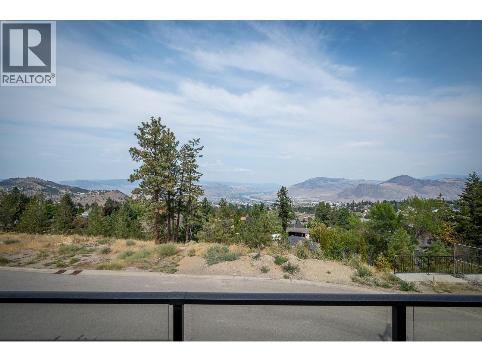 #24 2171 VAN HORNE Drive - 22