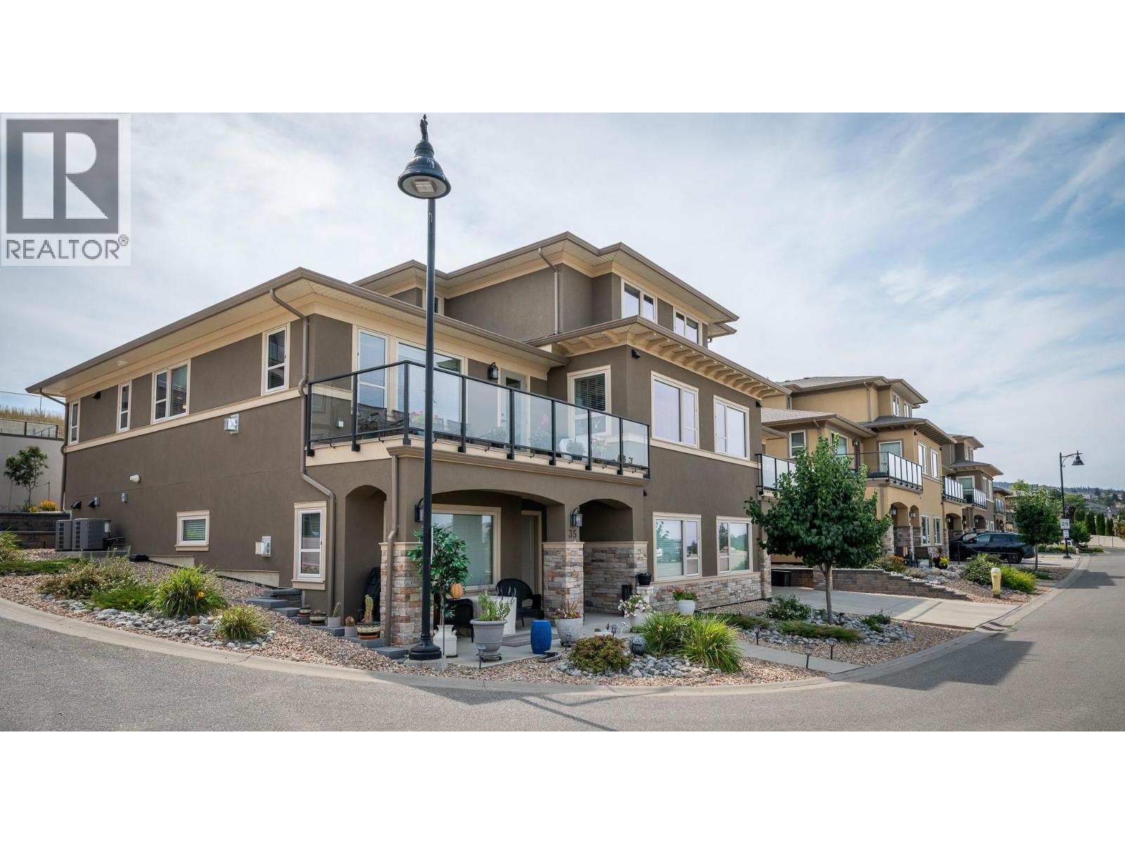 #24 2171 VAN HORNE Drive - 28
