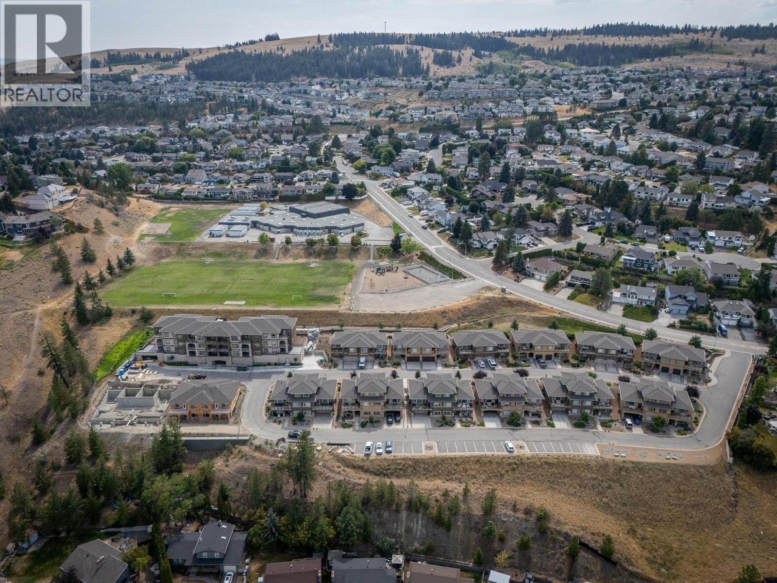 #24 2171 VAN HORNE Drive - 31