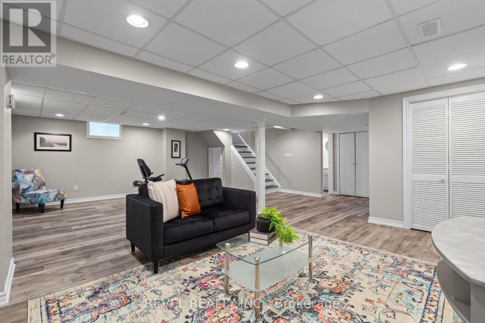 1610 HEATHSIDE CRESCENT - Image 34