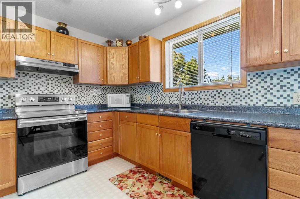 2100 25 Avenue - Image 11