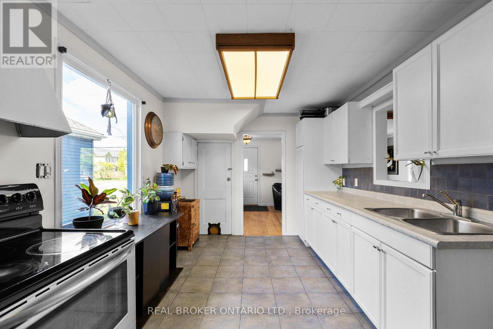 345 EAST STREET - Image 15