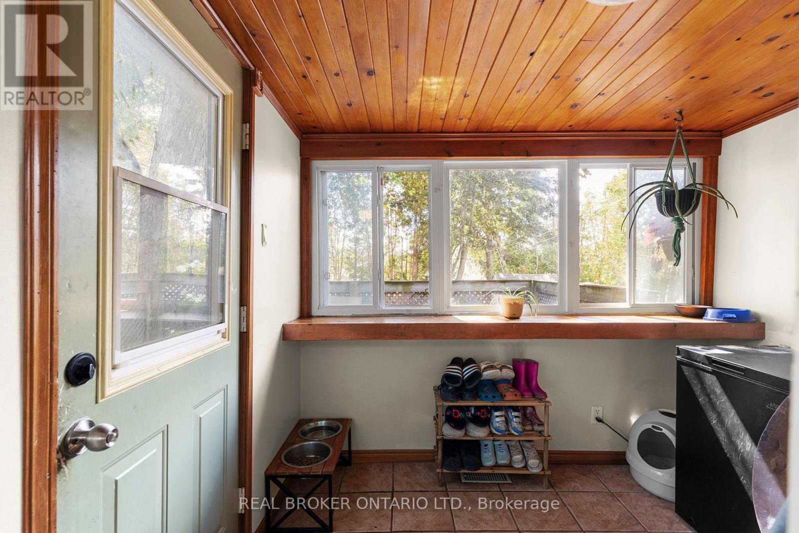 345 EAST STREET - Image 16