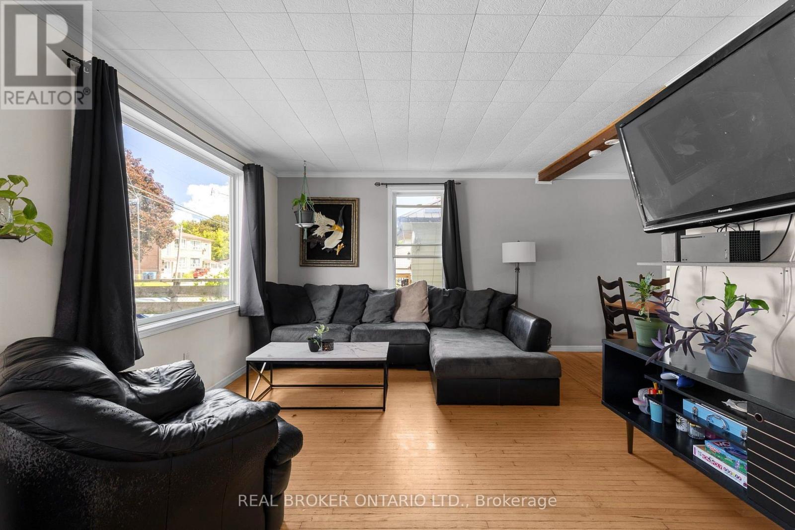 345 EAST STREET - Image 8
