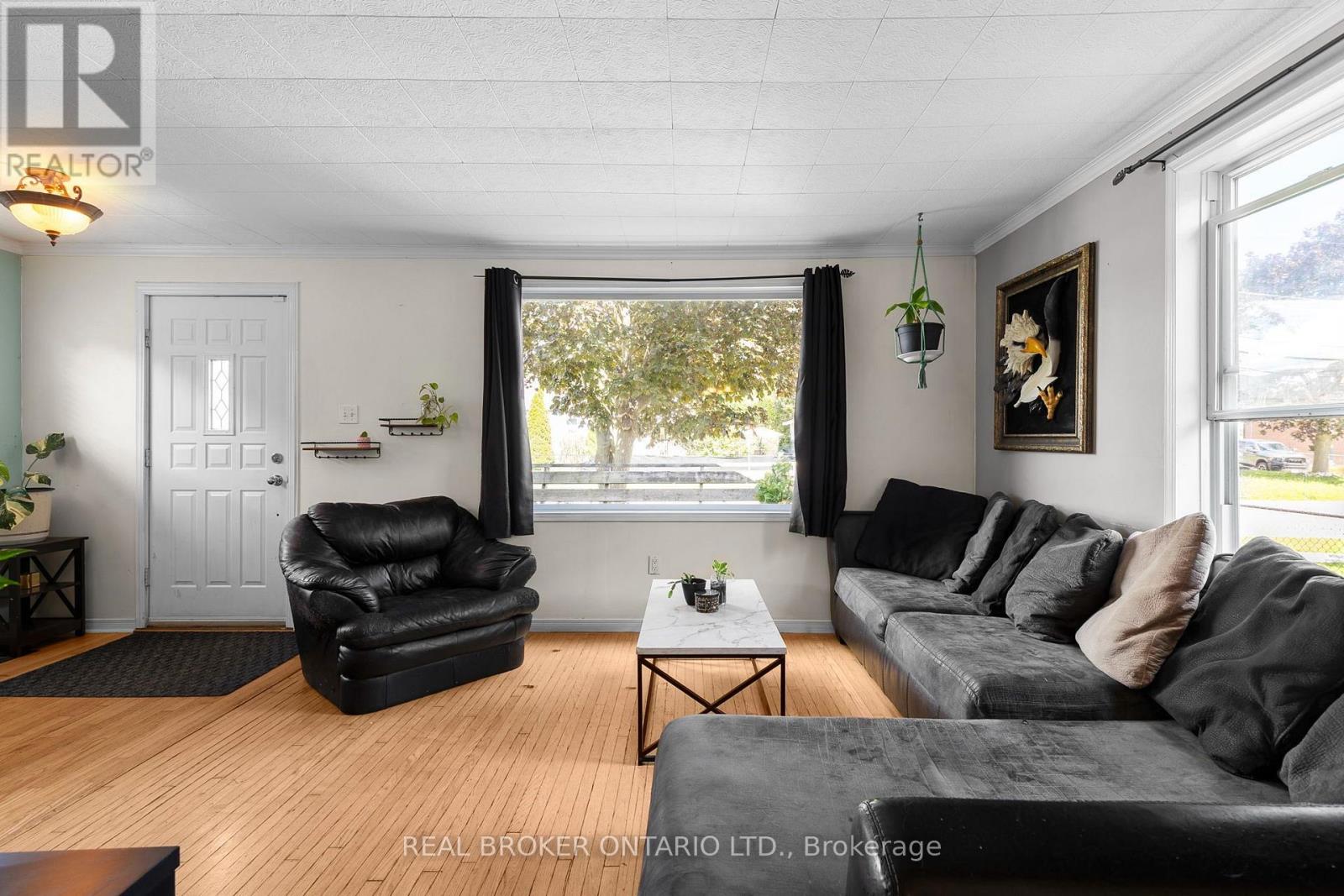 345 EAST STREET - Image 9