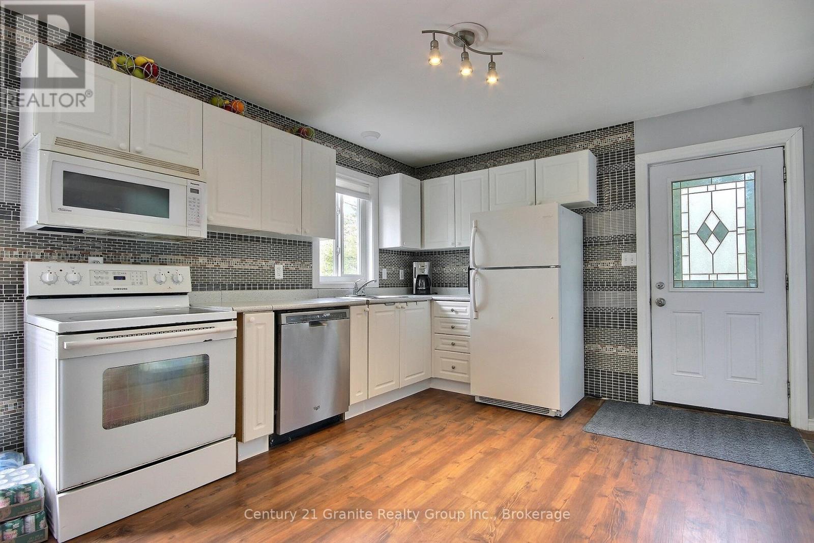 1037 ANDEK TRAIL - 4