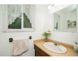9667 155 Street, Surrey, BC V3R7Y9 Photo 10