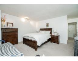 9667 155 Street, Surrey, BC V3R7Y9 Photo 11