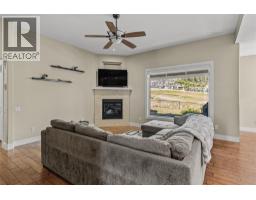 1601 Tower Ranch Boulevard, Kelowna, BC V1P1P9 Photo 18