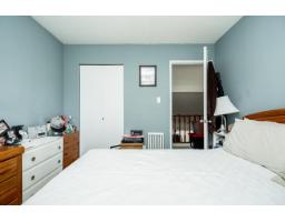 9667 155 Street, Surrey, BC V3R7Y9 Photo 15