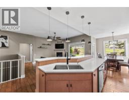 Kitchen - 1601 Tower Ranch Boulevard, Kelowna, BC V1P1P9 Photo 14