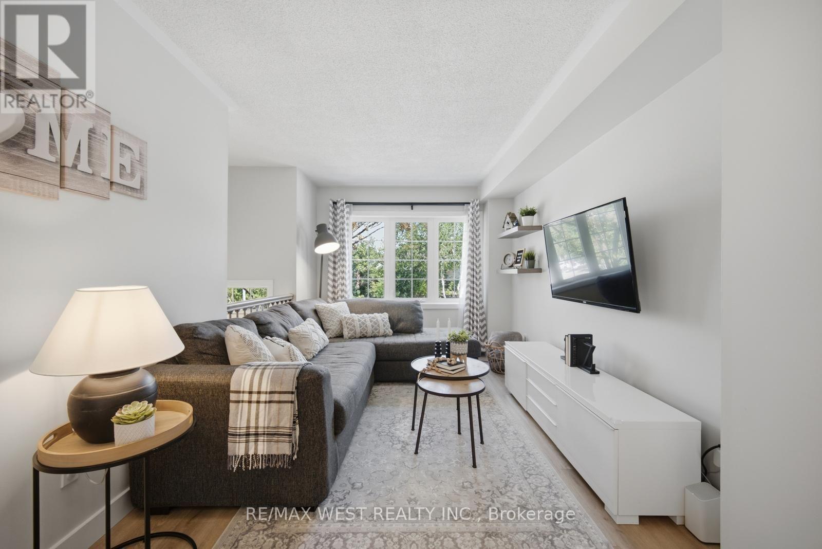 #10 5 SPRING STREET - 13