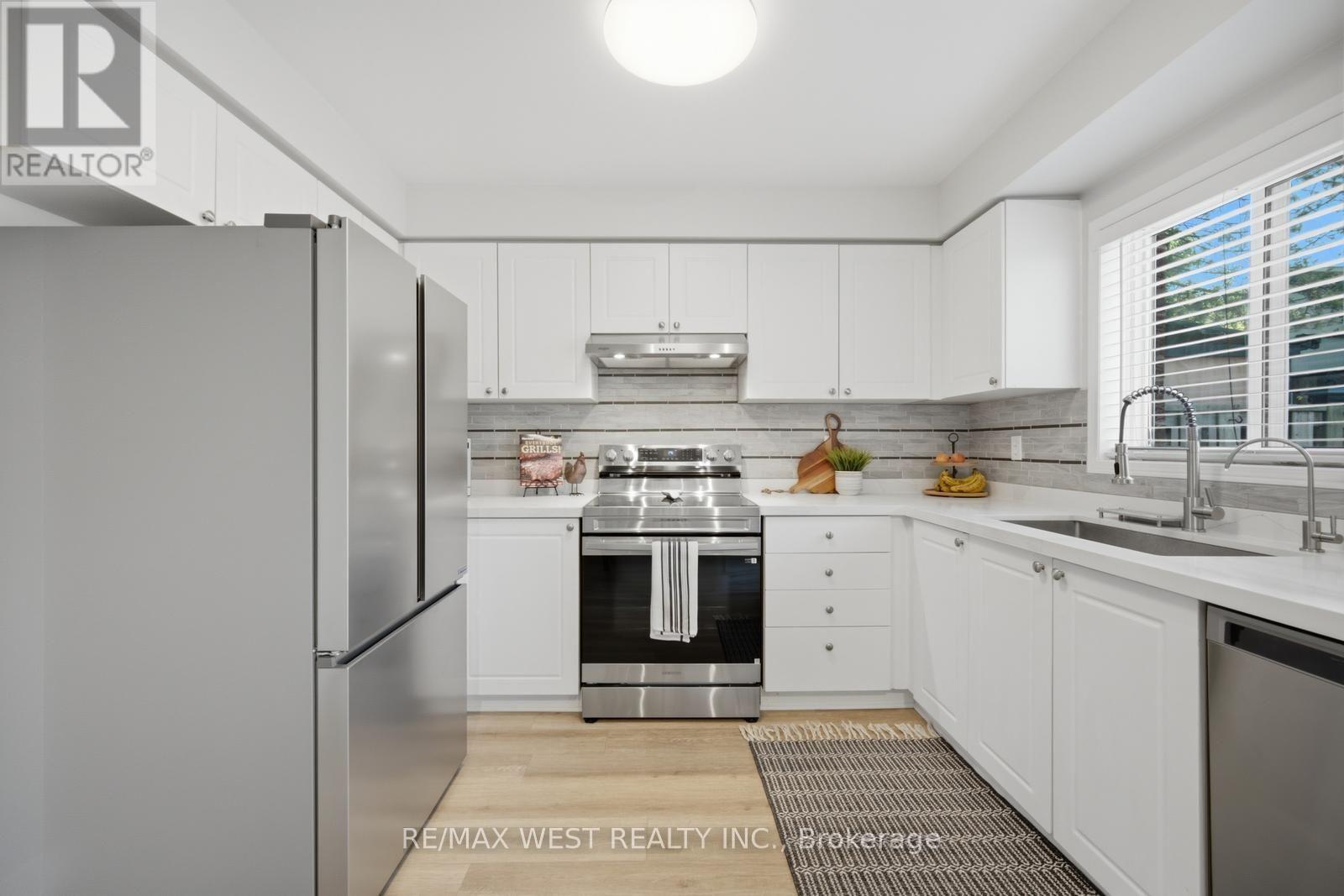 #10 5 SPRING STREET - 18