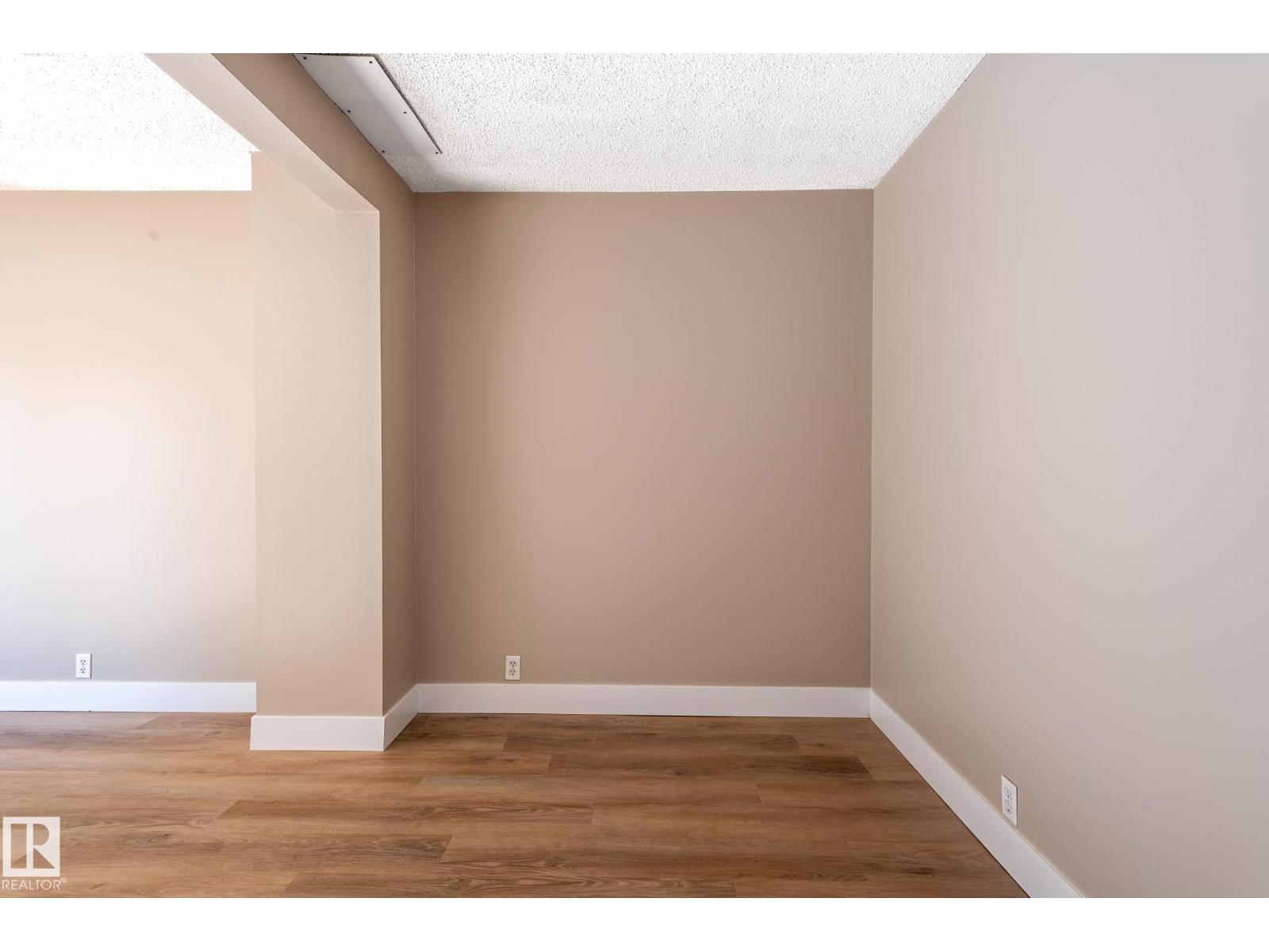 #34 14511 52 ST NW - Image 20