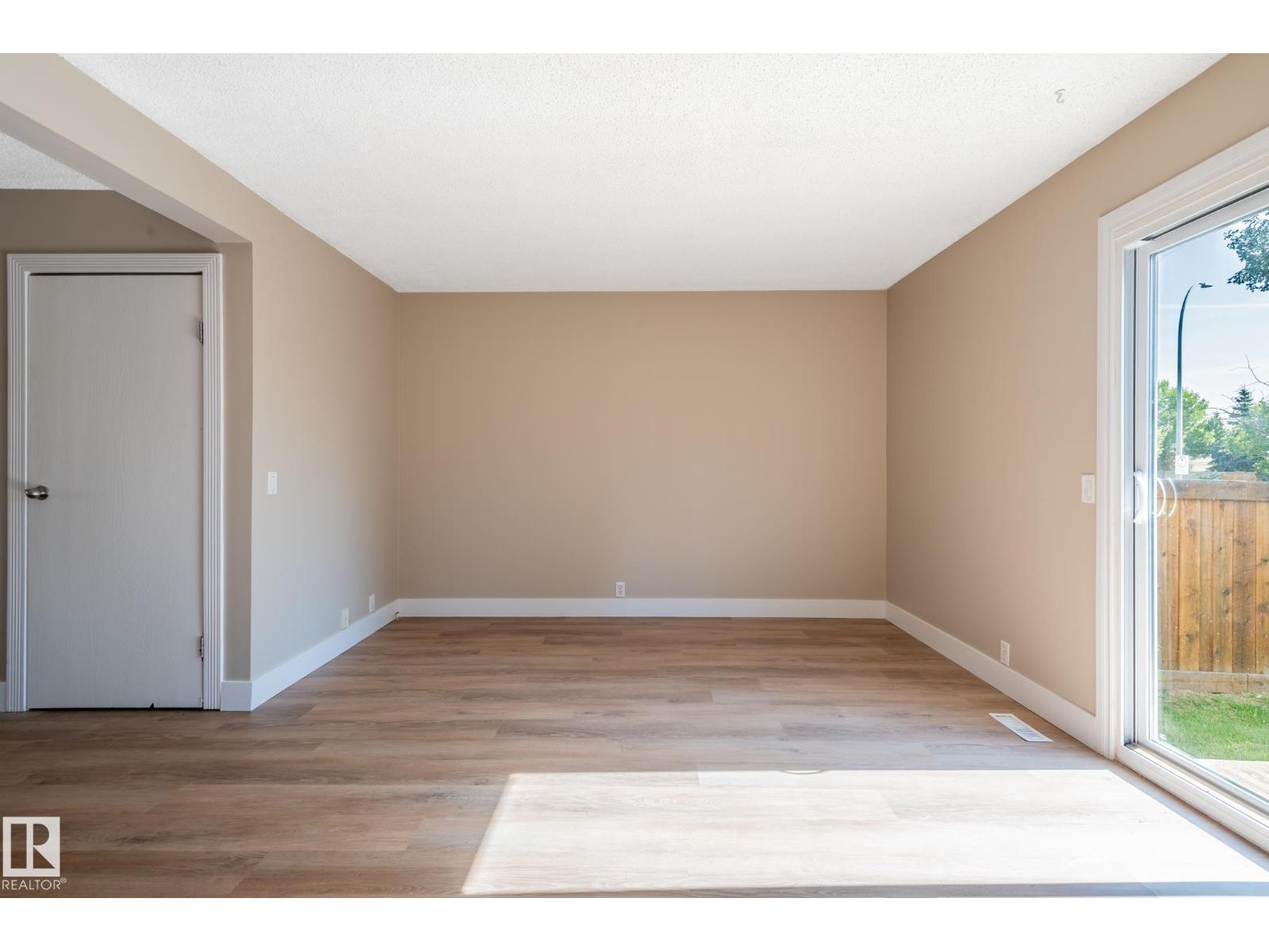 #34 14511 52 ST NW - 24