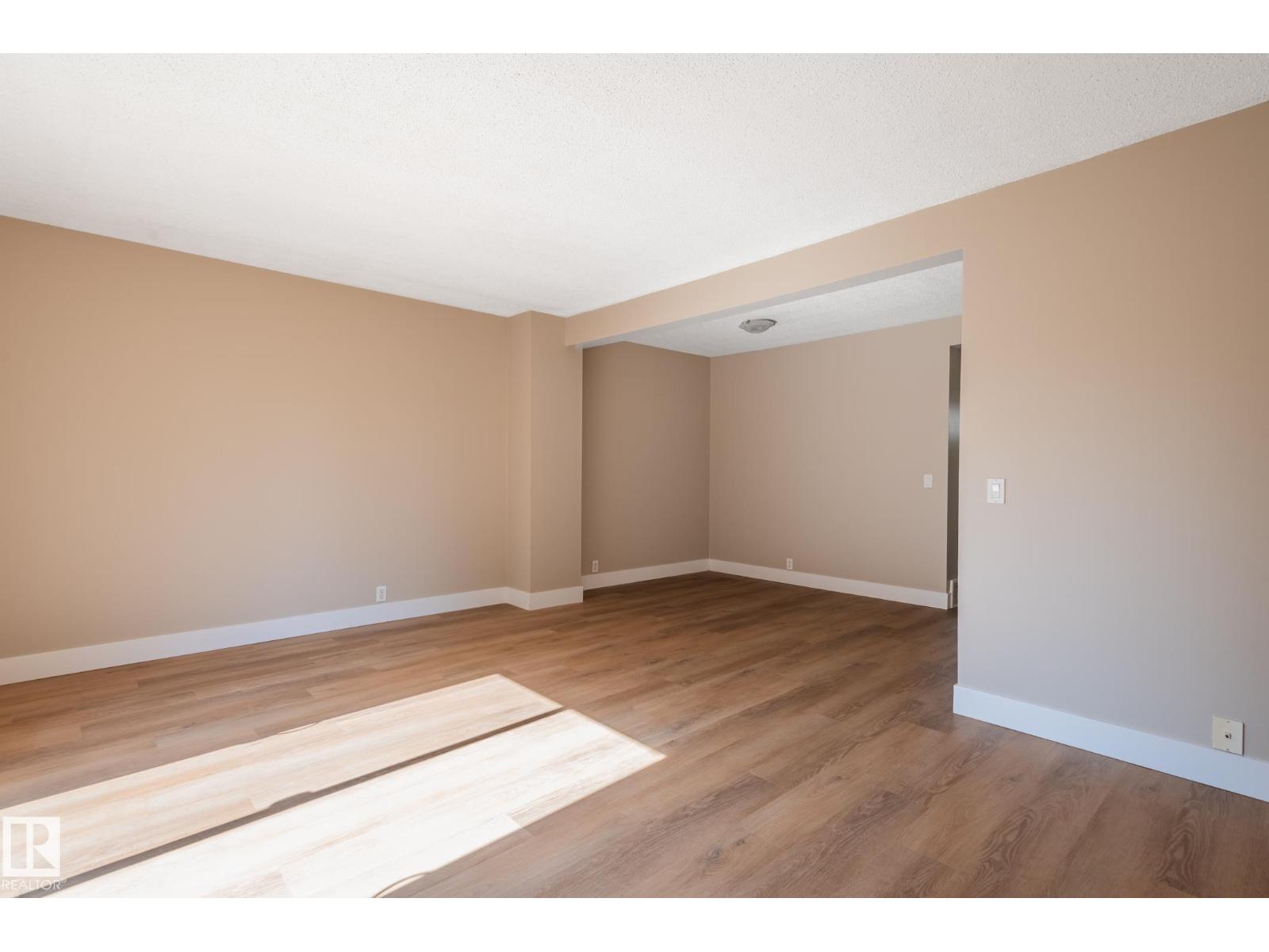 #34 14511 52 ST NW - Image 27