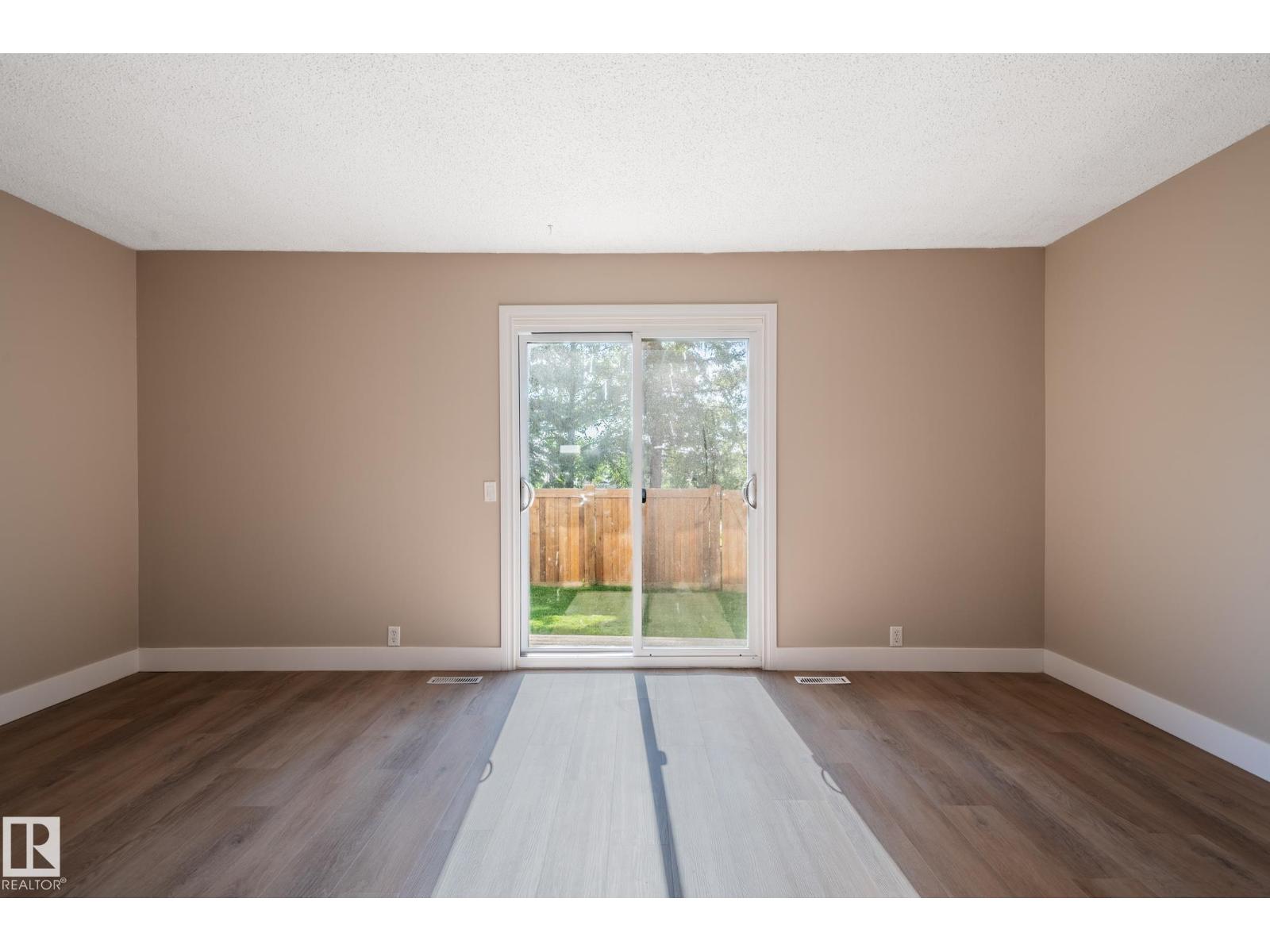 #34 14511 52 ST NW - Image 18