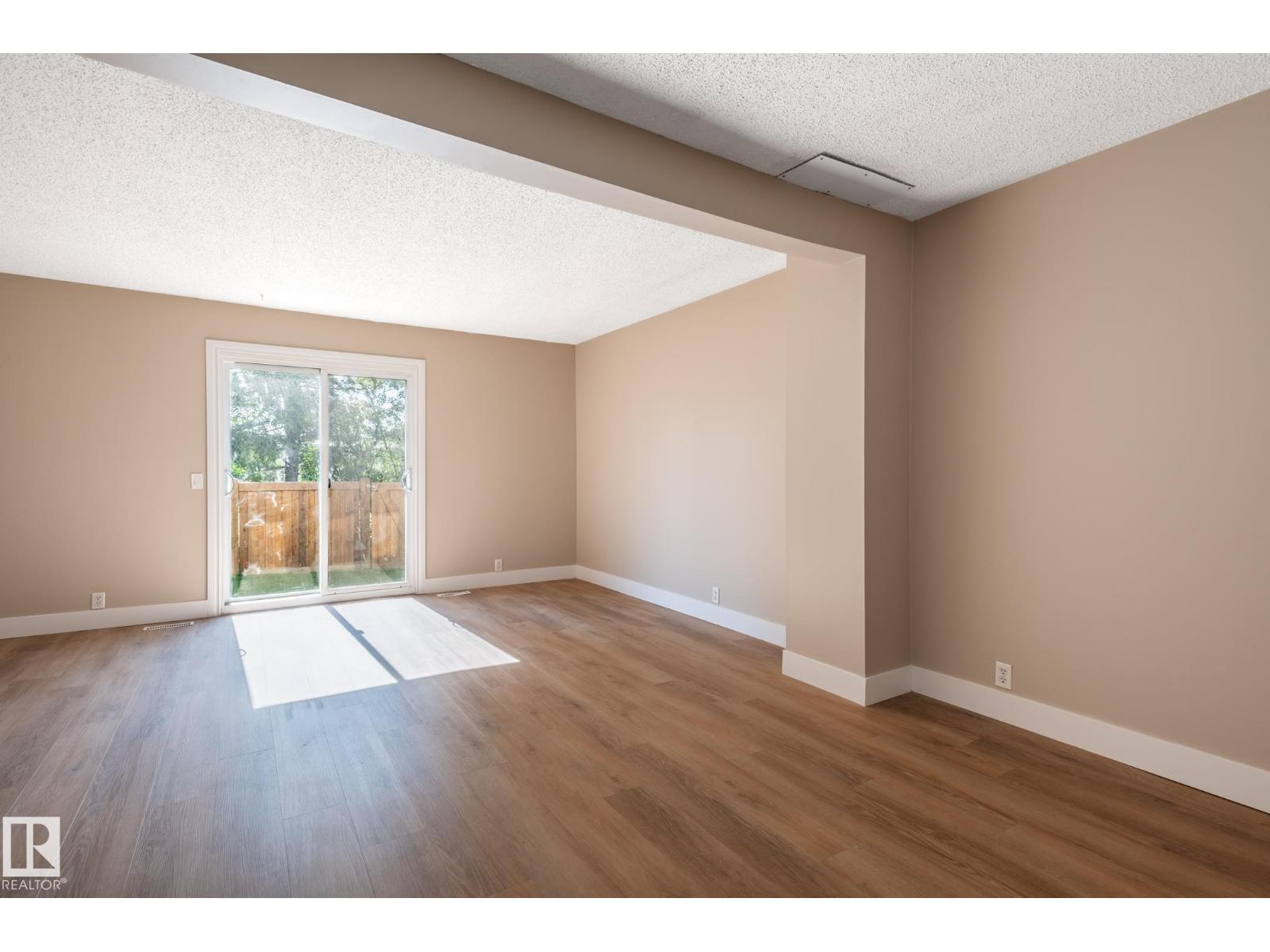 #34 14511 52 ST NW - 19