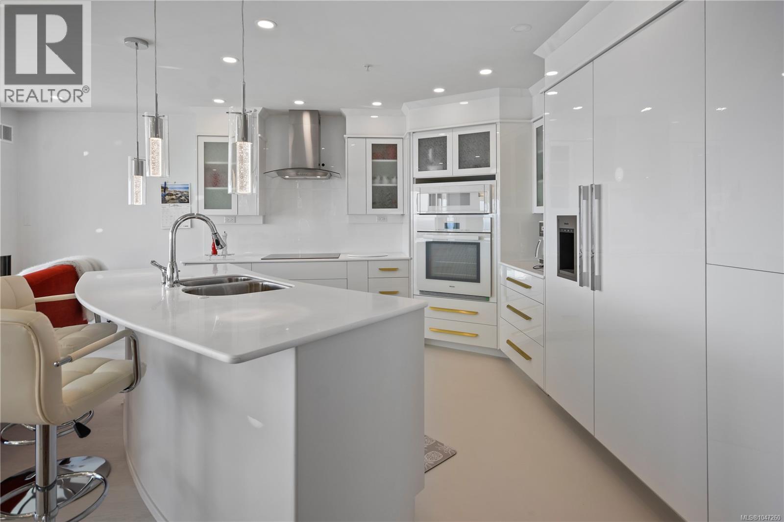 3359 Edgewood Dr - 9