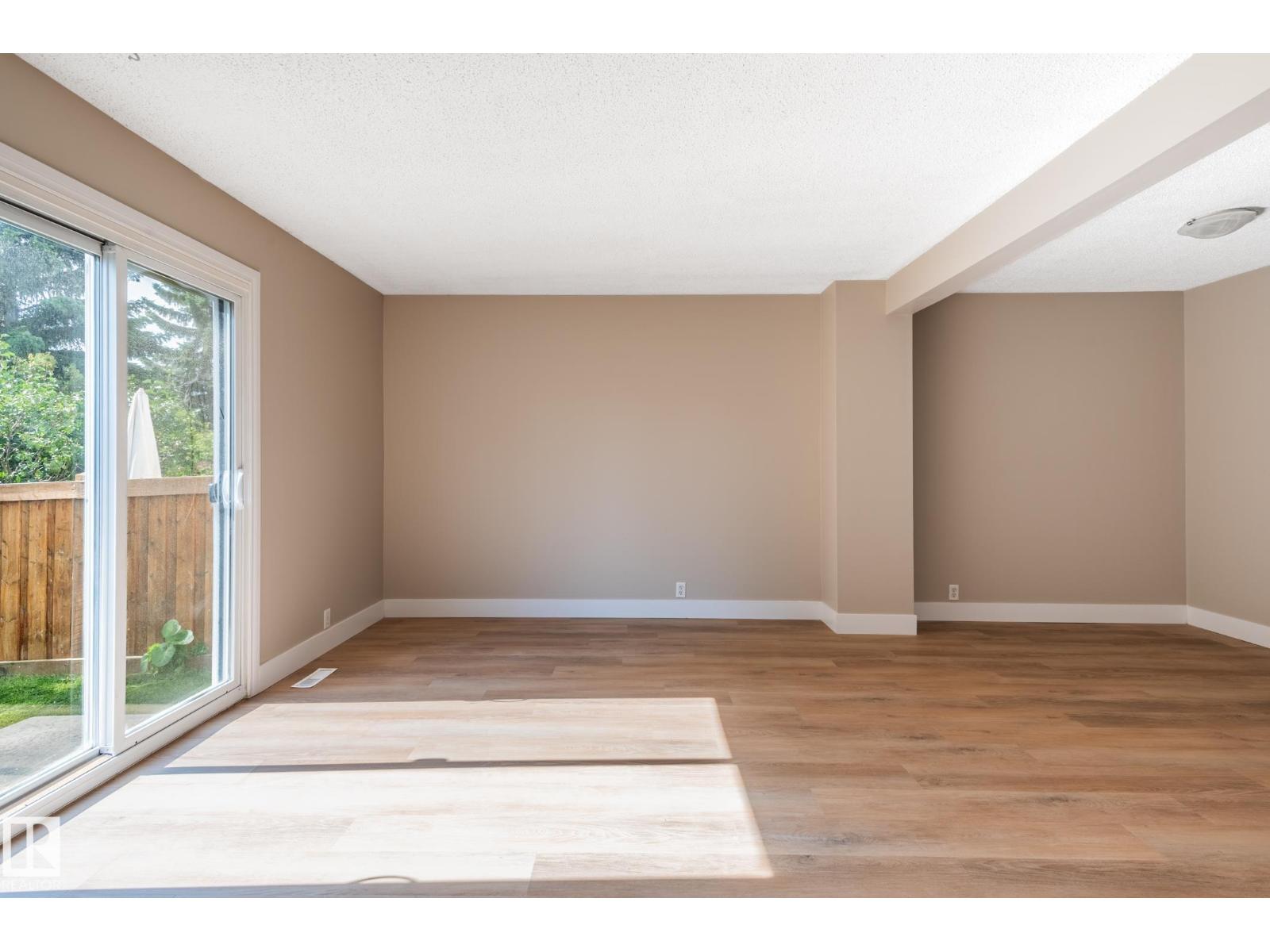 #34 14511 52 ST NW - 22
