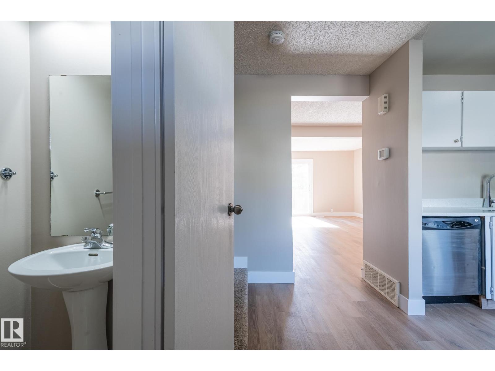 #34 14511 52 ST NW - Image 7