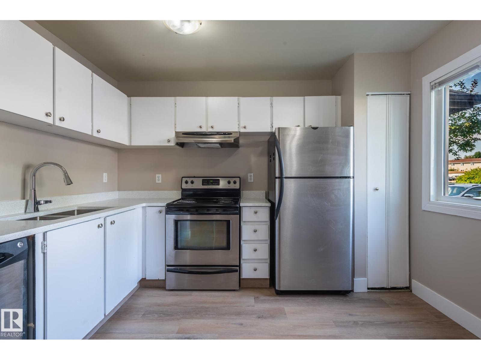 #34 14511 52 ST NW - Image 11